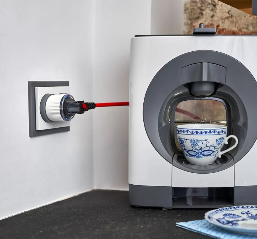 Shelly · Plug & Play · "Plug S" · WLAN Schaltaktor