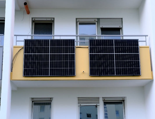 Balkonkraftwerk-Set Betonbrüstung 820Watt - VERSANKOSTENFREI